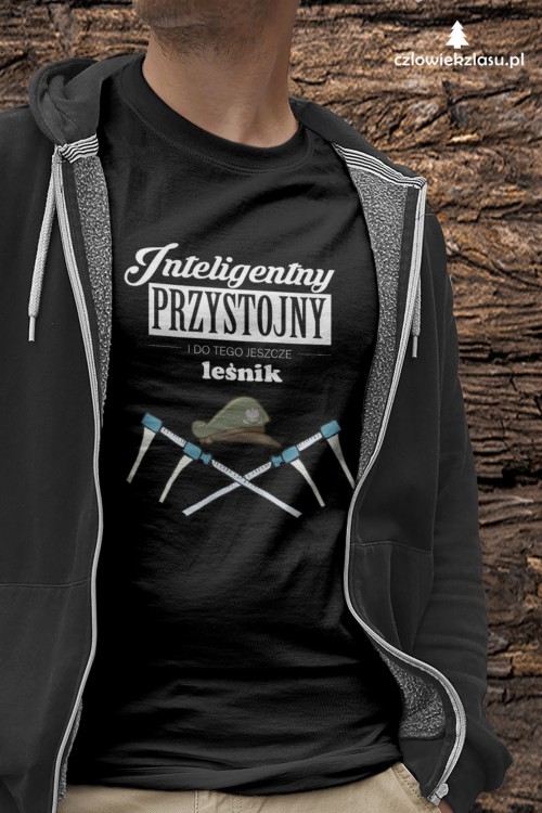 Leśnik – Inteligentny, przystojny i do tego jeszcze leśnik - Prezent dla leśnika - Koszulka leśnika - czlowiekzlasu.pl