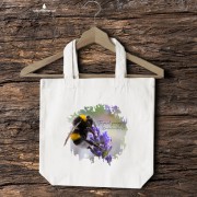 Torba bawełniana 2 ucha z trzmielem ziemnym (Bombus terrestris) w kolorze naturalnym - autorska grafika Pauliny Strejczek-Jaźwińskiej. Drelich 280 g, 41x38 cm. Kolekcja Trzmiele, Człowiek z Lasu.