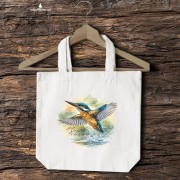 Torba bawełniana 2 ucha z zimorodkiem zwyczajnym (Alcedo atthis) - autorska grafika Pauliny Strejczek-Jaźwińskiej. Drelich 280 g, 41x38 cm. Kolekcja Zimorodek, Człowiek z Lasu.