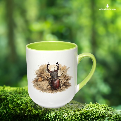 Kubek coffee z zielonym uszkiem i wnętrzem, z jelonkiem rogaczem (Lucanus cervus) - autorska grafika Pauliny Strejczek-Jaźwińskiej. Pojemność 290 ml. Kolekcja Jelonek rogacz, Człowiek z Lasu.