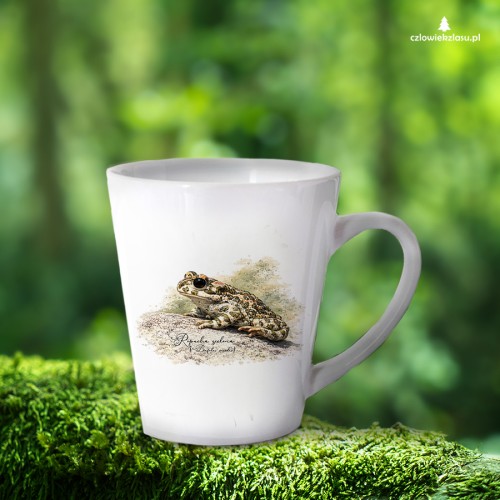 Biały kubek latte 450 ml z ropuchą zieloną (Bufotes viridis) - autorska grafika Pauliny Strejczek-Jaźwińskiej. Nadruk sublimacyjny. Kolekcja Ropucha zielona, Człowiek z Lasu.