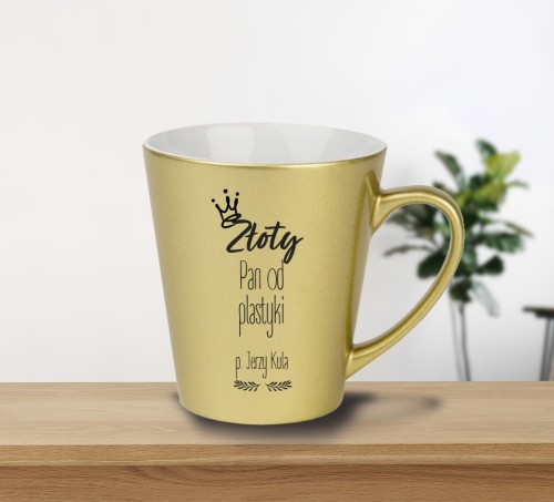 Złota Pani od plastyki / Pan od plastyki - Plastyka - Prezent dla Pani / Pana od plastyki - Personalizacja - Kubek złoty latte